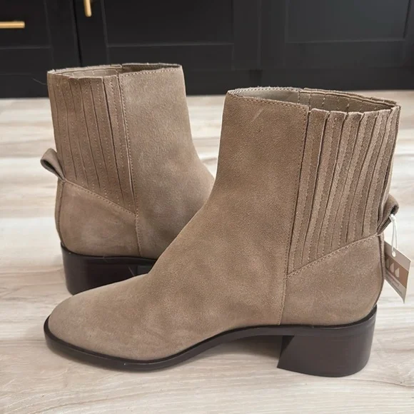 Dolce Vita Linny Leather H2O Bootie - Picture 4 of 10